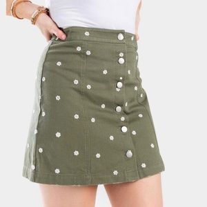 Francesca's Daisy Button Skirt